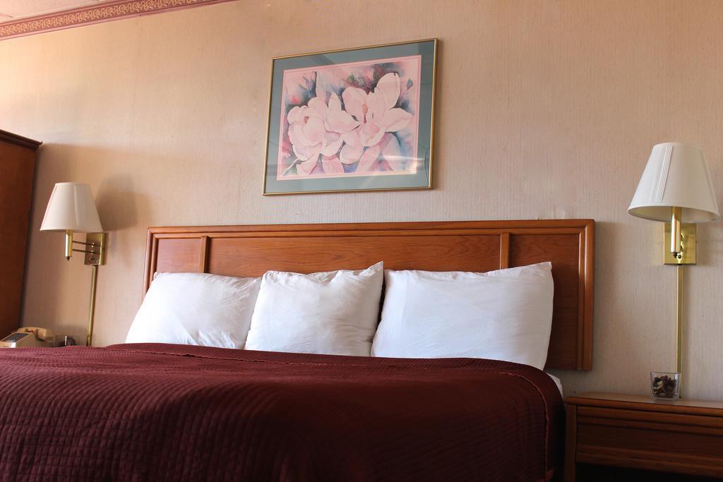 Regency Inn Richmond Dumbarton 외부 사진