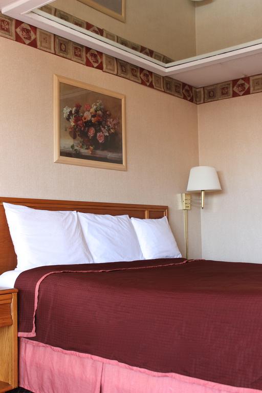 Regency Inn Richmond Dumbarton 외부 사진