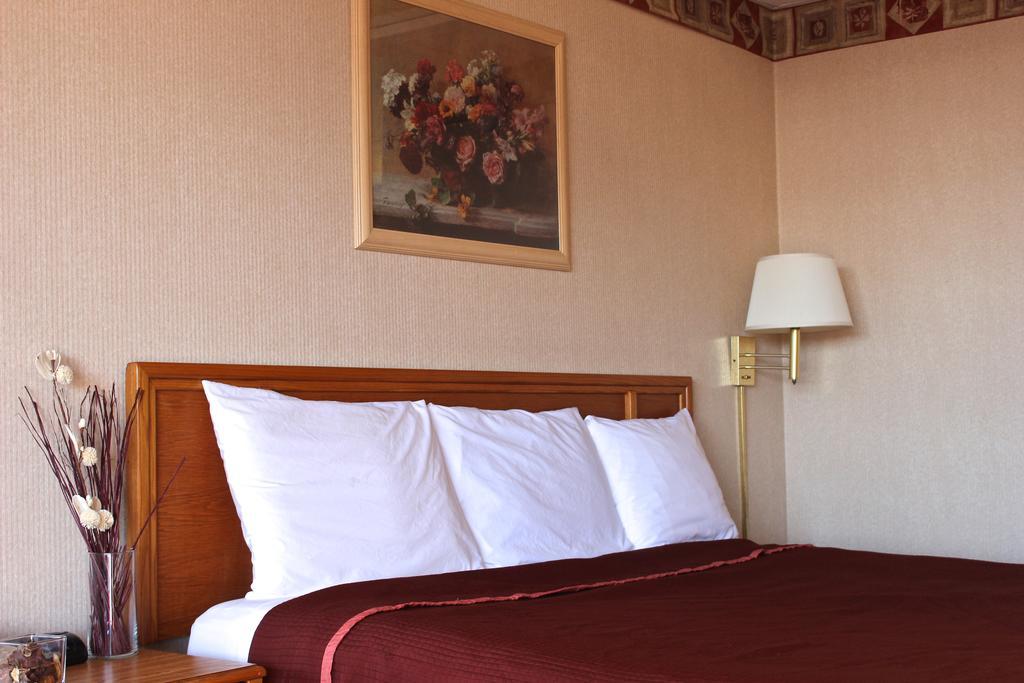 Regency Inn Richmond Dumbarton 외부 사진
