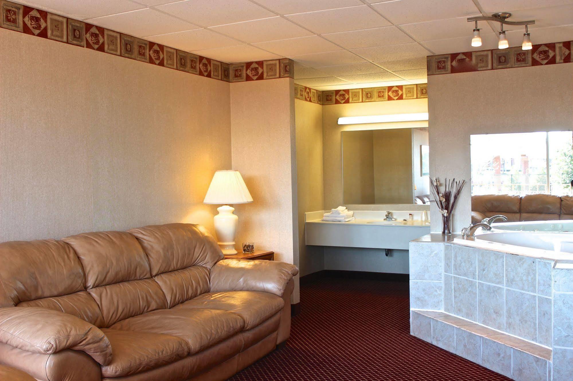 Regency Inn Richmond Dumbarton 외부 사진